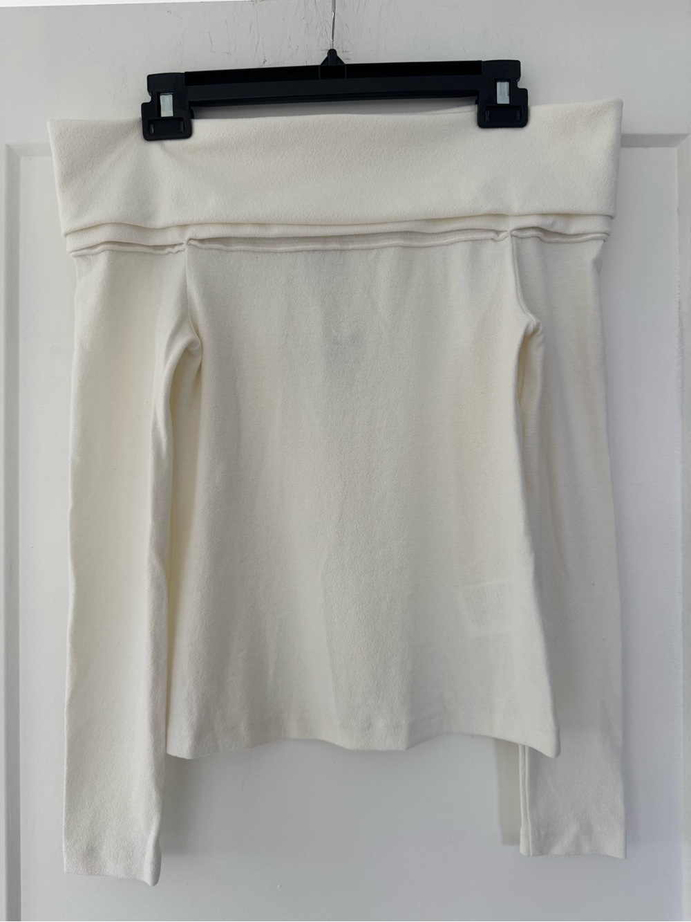 CLUB MONACO, NWT Off-Shoulder Long Sleeve Women’s Stretchy Ivory Top. Size XS